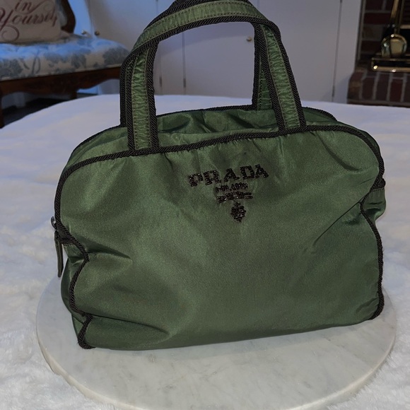Authentic PRADA MILANO Green Nylon Tote Bag💚VERY RARE 💚 - Picture 8 of 16